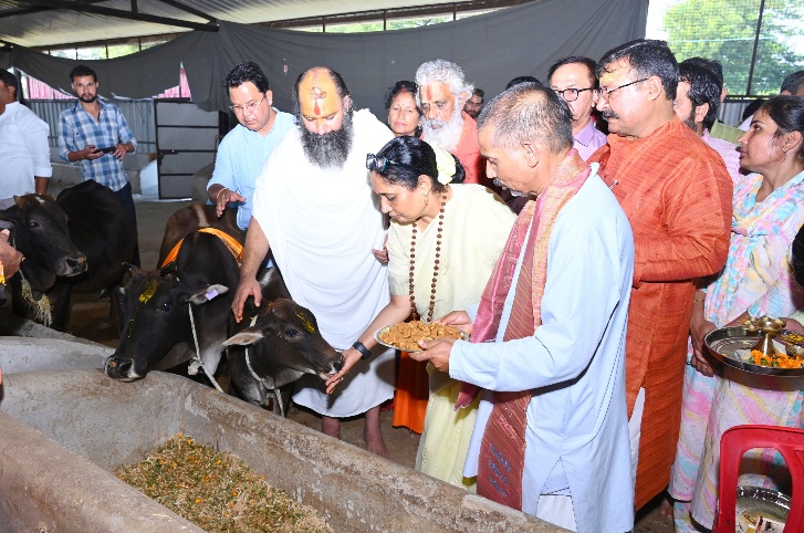 गौ माता हमारी संस्कृति की जननी है, जिसकी रक्षा और सेवा कर हम अपने पितरों का आशीर्वाद प्राप्त करते है, ऋतु खण्डूडी भूषण।