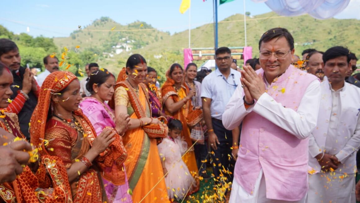 मुख्यमंत्री पुष्कर सिंह धामी ने तामली, (तल्लादेश) चंपावत में आयोजित दशहरा महोत्सव में किया प्रतिभाग, की ये घोषणाएं।