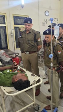 वनकर्मियों पर फायरिंग का आरोपी, पुलिस मुठभेड़ में हुआ घायल, गिरफ्तार।