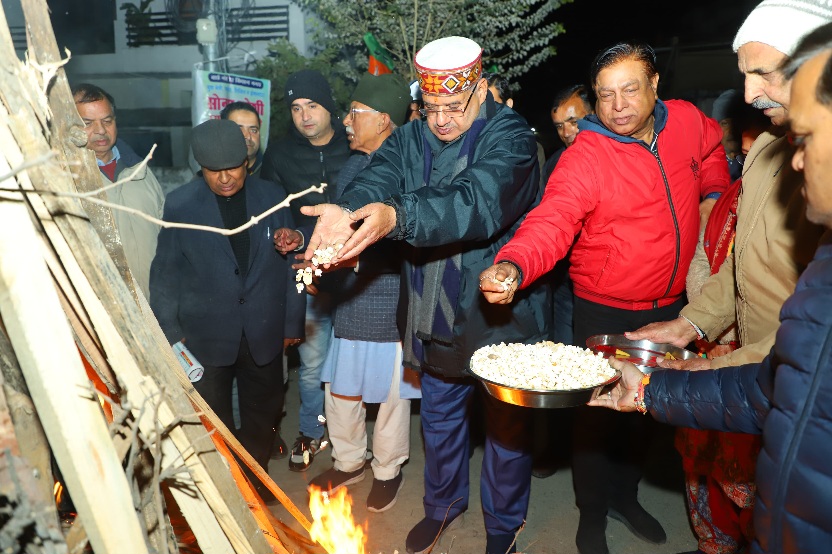 कैबिनेट मंत्री गणेश जोशी ने, किशननगर में आयोजित लोहड़ी उत्सव में किया प्रतिभाग।