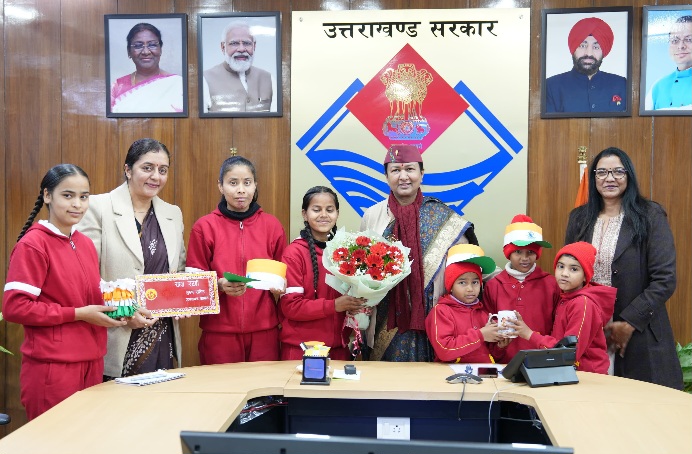 बालिका निकेतन, जिला शरणालय तथा शिशुसदन की बालिकाओं ने, मुख्य सचिव श्रीमती राधा रतूड़ी से की मुलाकात।  
