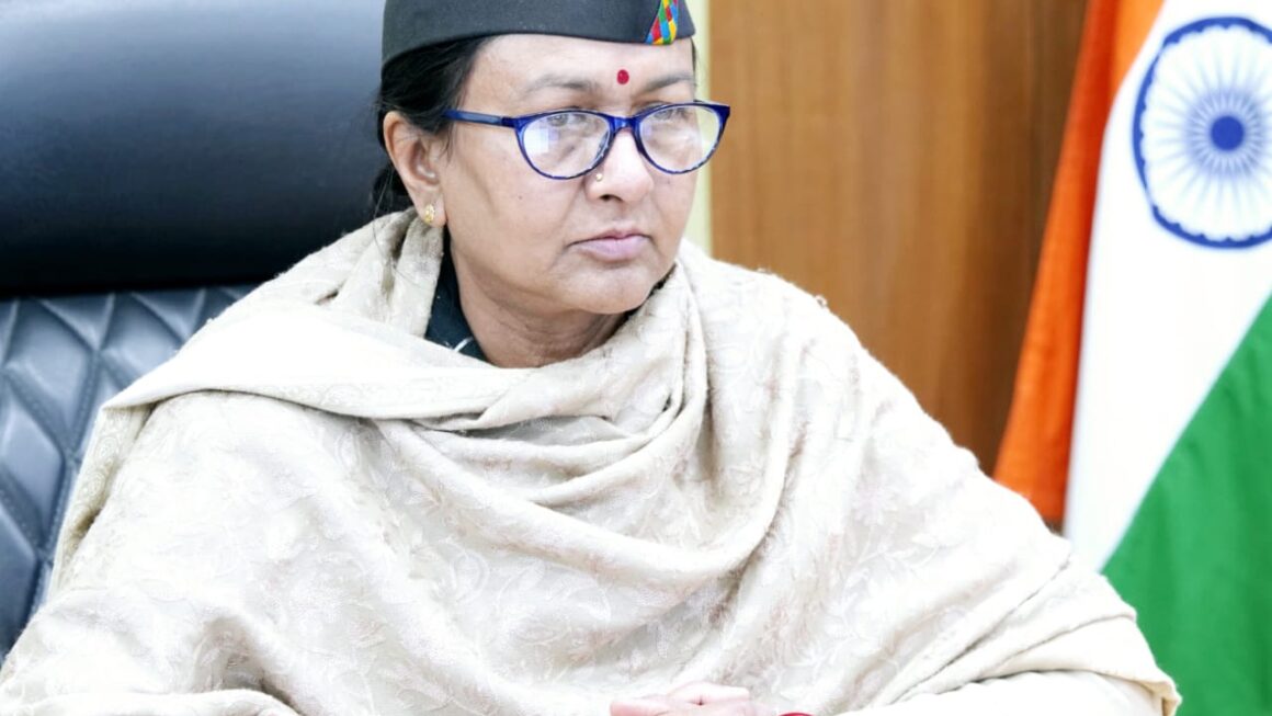 खुशियों की सवारी” सेवा की सुविधा का उपयोग, प्रसव के समय के साथ ही सरकारी अस्पतालों में, प्रसव पूर्व जांचों (ANC ) के लिए भी नि:शुल्क, मुख्य सचिव राधा रतूड़ी। 