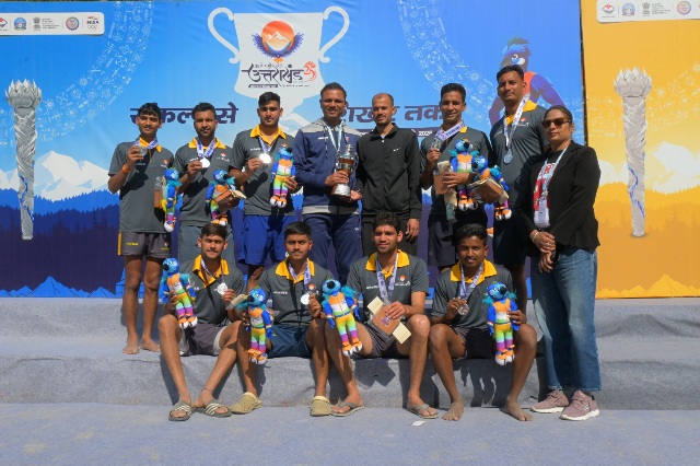उत्तराखंड ने 38वें राष्ट्रीय खेल में, पुरुषों के बीच हैंडबॉल स्पर्धा में जीता रजत पदक।
