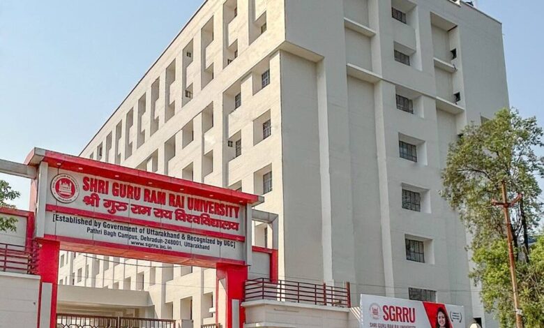 SGRRU में राष्ट्रपिता महात्मा गांधी की, पुण्य तिथि पर श्रद्धासुमन अर्पित किए।