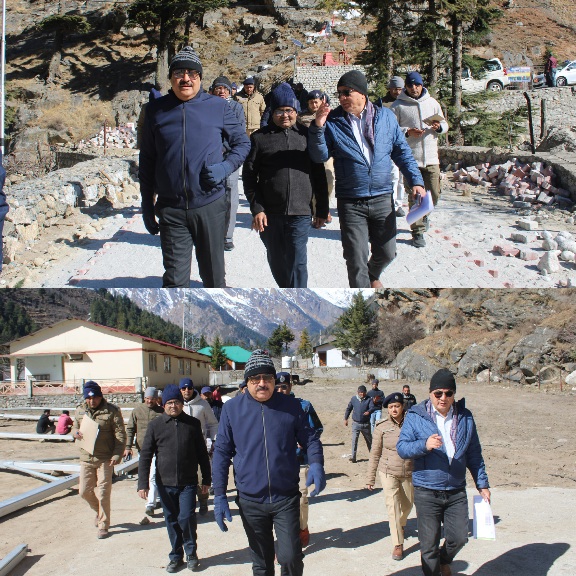 प्रधानमंत्री के हर्षिल-मुखवा के प्रस्तावित दौरे को, लेकर तैयारियां अंतिम दौर में, मंडलायुक्त विनय शंकर पांडेय ने, तैयारियों का किया स्थलीय निरीक्षण। 