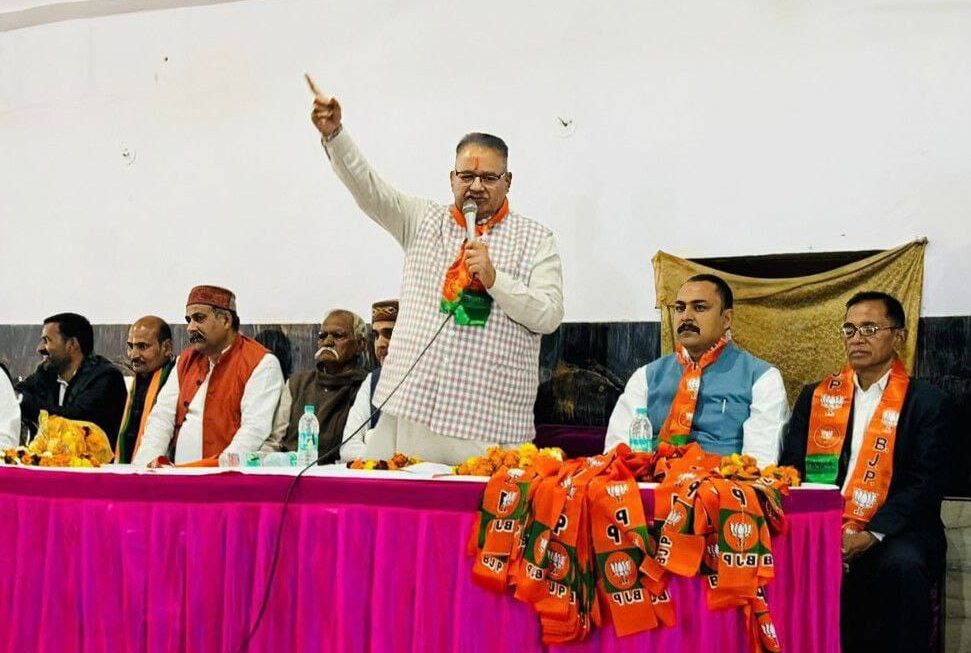 कैबिनेट मंत्री गणेश जोशी ने, दिल्ली चुनाव प्रचार में भाजपा प्रत्याशी मोहन सिंह बिष्ट के समर्थन में, आयोजित विशाल जनसभा को किया संबोधित।