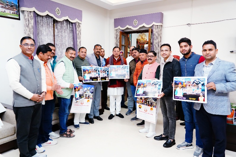 मुख्यमंत्री ने किया शीतकालीन यात्रा पर आधारित गीत, ‘देवभूमि आओ-उत्तराखण्ड आओ’ पोस्टर का विमोचन।