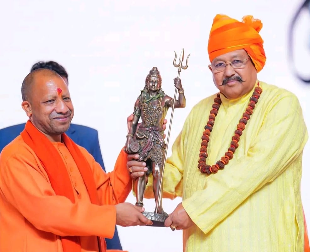 महाराज ने की महाकुंभ में योगी के कुशल प्रबंधन की तारीफ, कहा भगदड़ की साजिश कर्ताओं का जल्द हो पर्दाफाश।