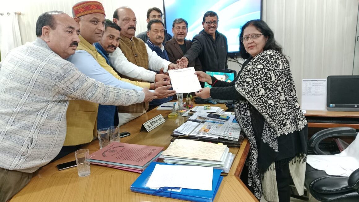 सीवर लाइन कनेक्शन के नाम पर लूट की तैयारी, कहां से लाएंगे गरीब लोग इतनी बडी धनराशि, लालचंद शर्मा।