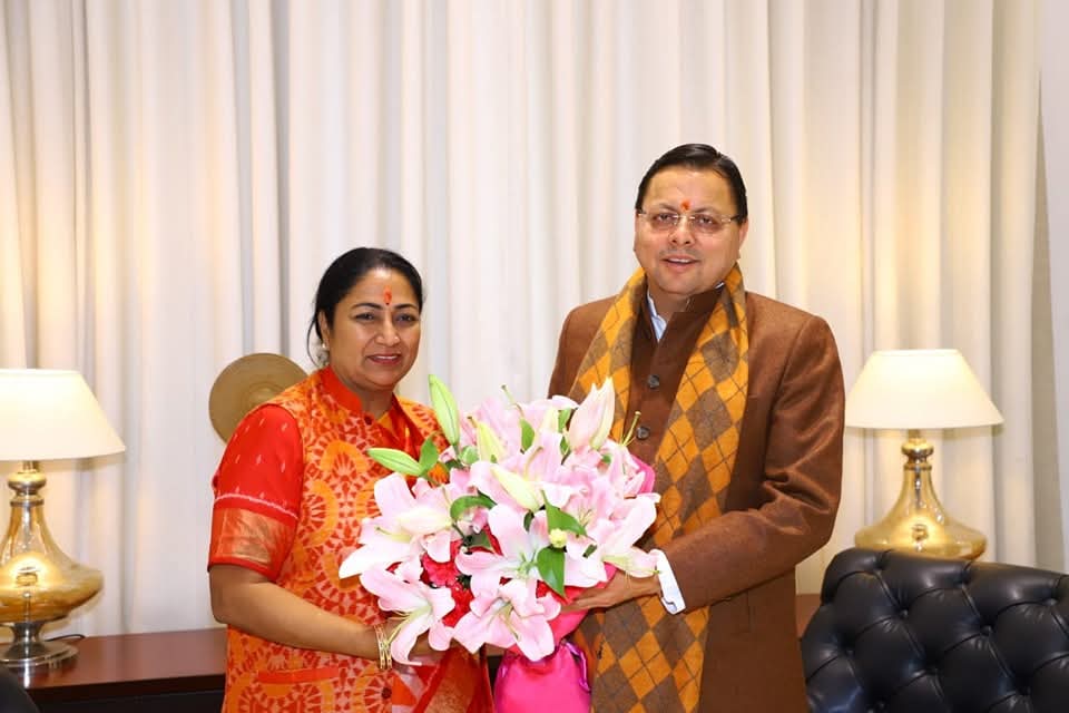सीएम पुष्कर सिंह धामी ने, नई दिल्ली में नवनिर्वाचित मुख्यमंत्री रेखा गुप्ता से, भेंट कर दी बधाई एवं शुभकामनाएं।