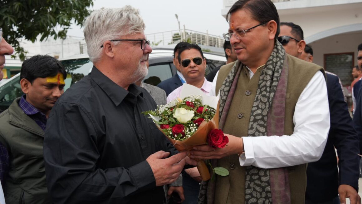 मुख्यमंत्री पुष्कर सिंह धामी से, बुधवार को खटीमा में न्यूजीलैंड से आए, डेलिगेशन ने की शिष्टाचार भेंट।