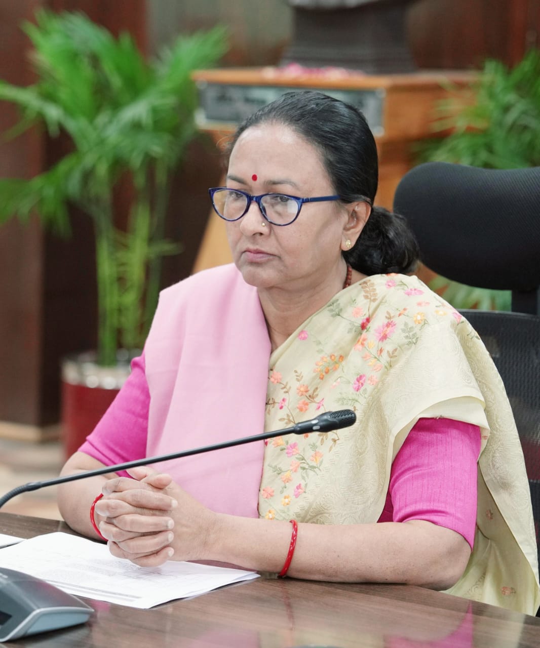 मुख्य सचिव श्रीमती राधा रतूड़ी ने, ईएफसी में विभिन्न प्रस्तावों को अनुमोदन दिया।