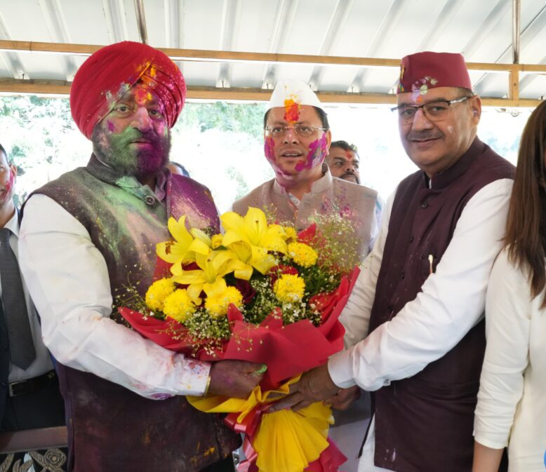 राजभवन में हर्षाेल्लास से, मनाई गई रंगारंग होली।