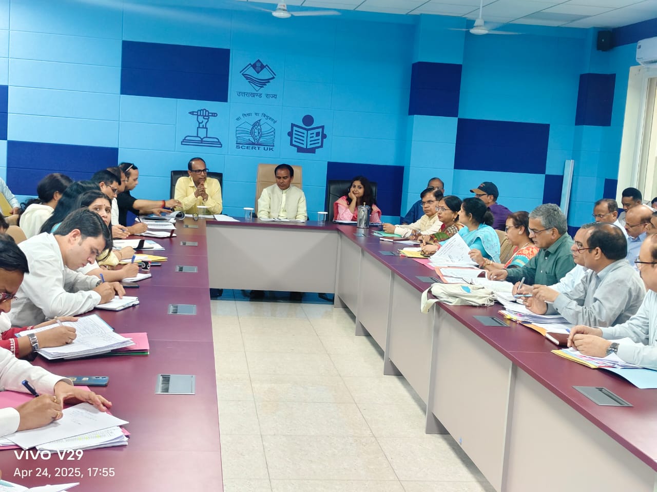 शिक्षा मंत्री डॉ.धन सिंह रावत ने, अधिकारियों को दिए निर्देश, कहा गैरहाजिर शिक्षकों व कर्मचारियों को किया जाए बर्खास्त।