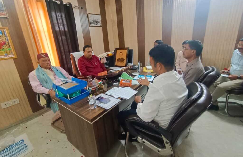 बीकेटीसी के नव नियुक्त अध्यक्ष हेमंत द्विवेदी, और उपाध्यक्ष विजय कपरवाण ने संभाला कार्यभार।