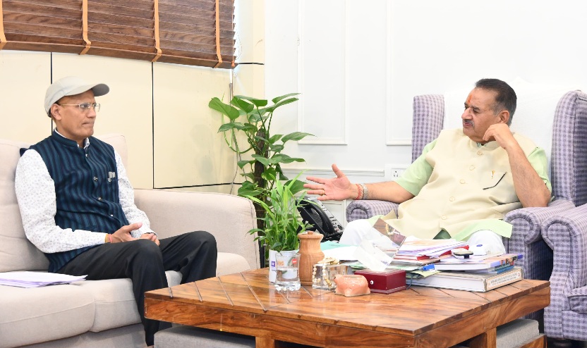 कृषि मंत्री गणेश जोशी ने जून में होने वाले, कृषि मेले की तैयारियों के लिए की समीक्षा बैठक।