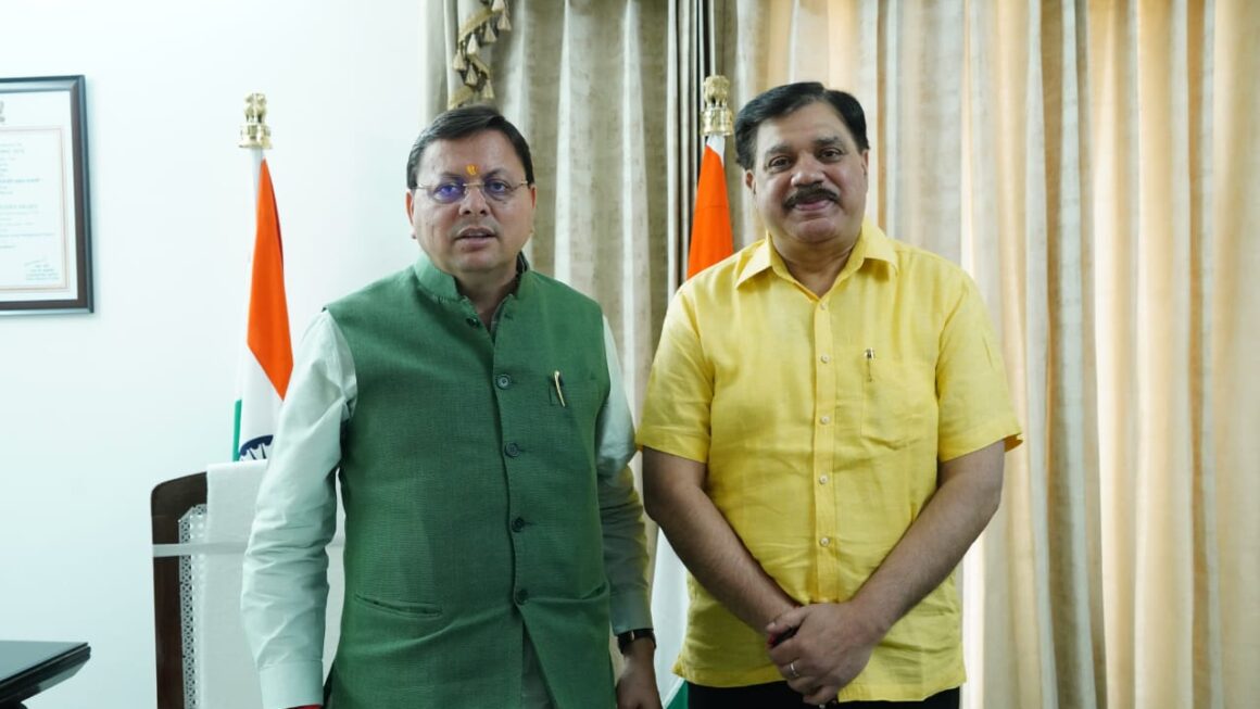 मुख्यमंत्री पुष्कर धामी से की शिष्टाचार भेंट, राजीव महर्षि।