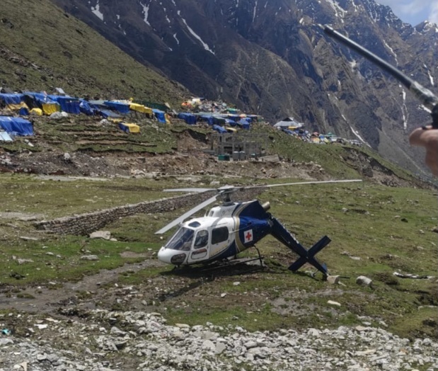 केदारनाथ में एम्स हॉस्पिटल का हेली हुआ दुर्घटना ग्रस्त, मरीज को लेने गया था सभी यात्री है सुरक्षित।