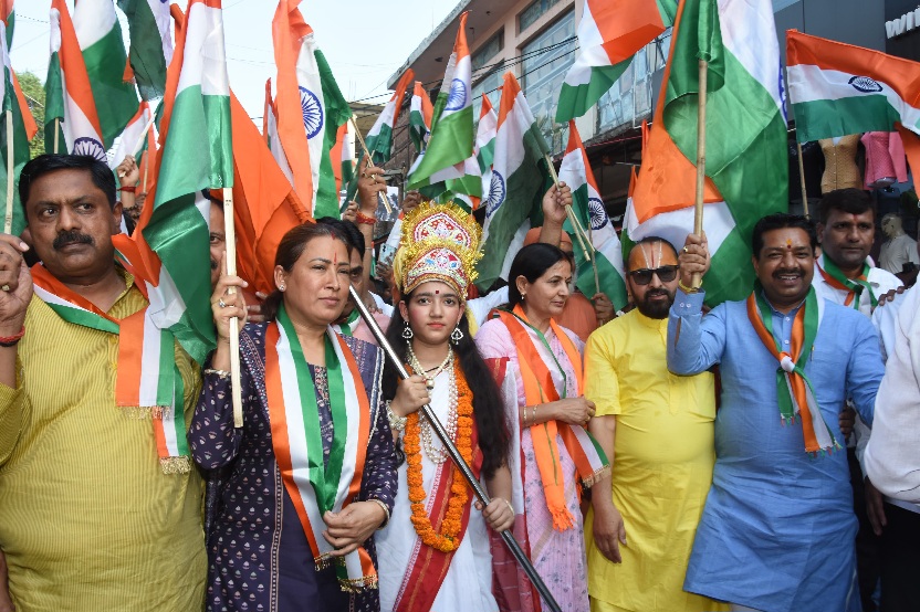 पूरी दुनिया में छाया भारतीय सेना का पराक्रम, रेखा आर्या।