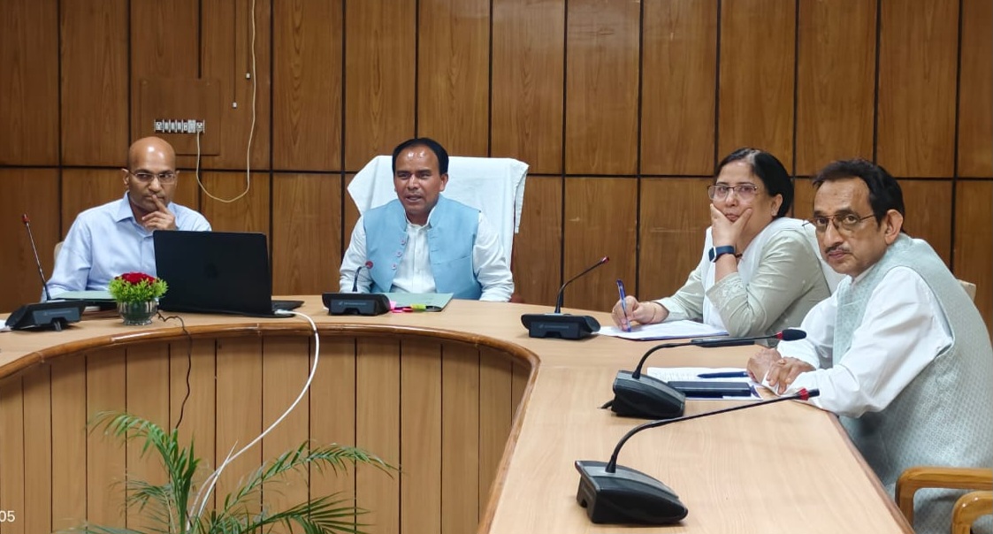 समर्थ पोर्टल का संचालन खुद करेंगे विश्वविद्यालय, डॉ. धन सिंह रावत।