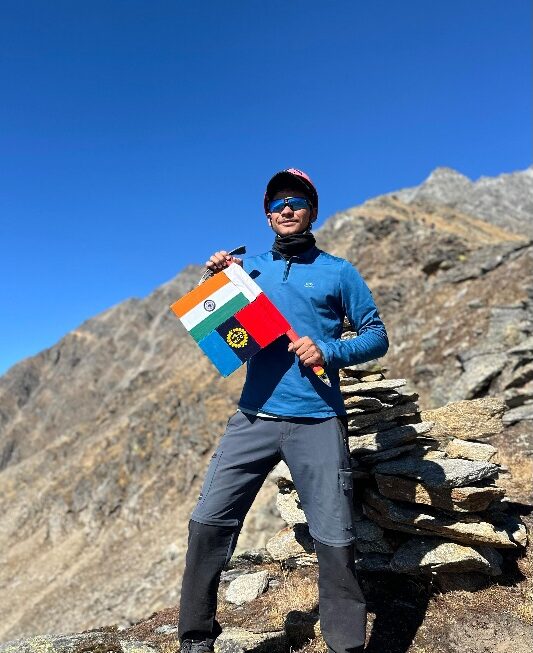 उत्तराखण्ड के तीन एन0सी0सी0 कैडेट्स ने, माउंट एवरेस्ट की चोटी पर किया आरोहण।