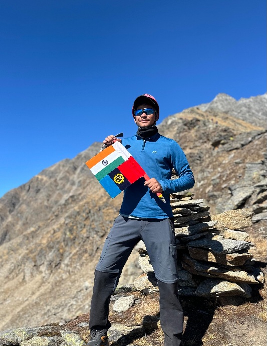 उत्तराखण्ड के तीन एन0सी0सी0 कैडेट्स ने, माउंट एवरेस्ट की चोटी पर किया आरोहण।