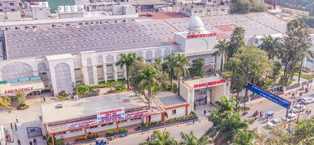 श्री महंत इन्दिरेश अस्पताल में, गोल्डन कार्ड की सेवाएं जारी हैं। 