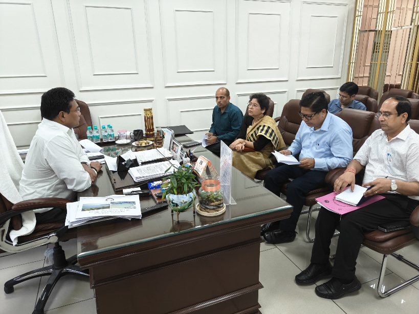 उत्तराखंड सरकार सतर्क, कोविड-19 की स्थिति पर स्वास्थ्य विभाग अलर्ट, स्वास्थ्य सचिव ने दिए सभी तैयारियां चाक-चौबंद रखने के निर्देश।