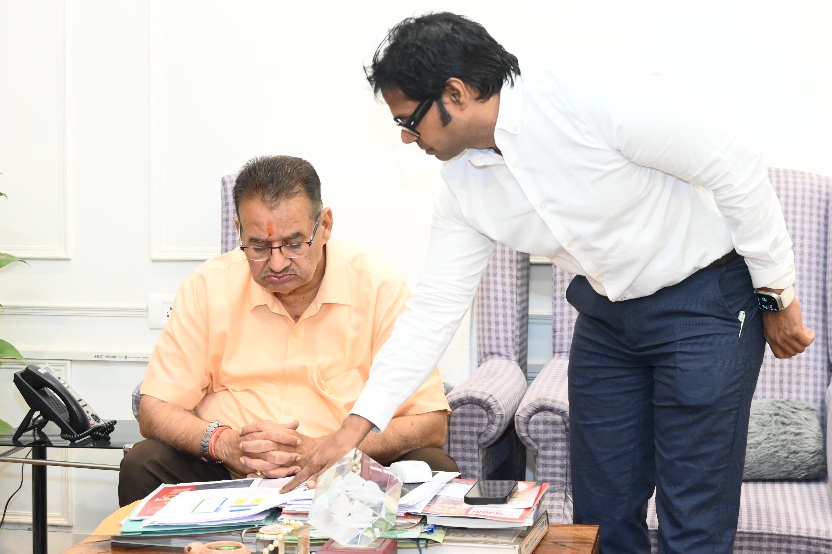 कृषि मंत्री गणेश जोशी ने, आगामी 14 व 15 जून को देहरादून में, आयोजित होने वाले एग्री मित्रा महोत्सव, 2025 की तैयारियों के संबंध में ली बैठक।