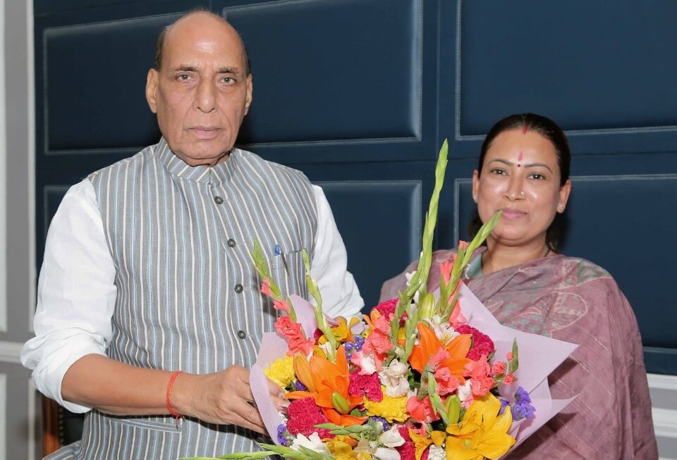 कैबिनेट मंत्री रेखा आर्या ने, रक्षा मंत्री राजनाथ सिंह को ऑपरेशन सिंदूर पर दी बधाई। 