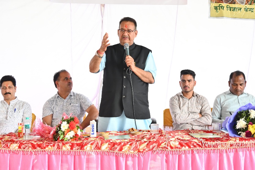 किसानों को आत्मनिर्भर और सम्मानजनक जीवन देने की दिशा में, पीएम मोदी ने कर रहे अभूतपूर्व कार्य, कृषि मंत्री गणेश जोशी।