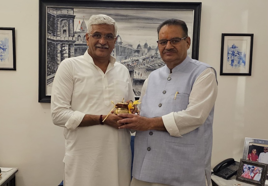 केंद्रीय मंत्री गजेंद्र सिंह शेखावत से की शिष्टाचार भेंट, कृषि मंत्री गणेश जोशी।