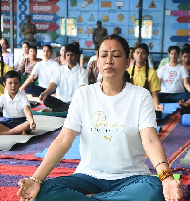 स्वस्थ तन मन का आधार है योग, कैबिनेट मंत्री रेखा आर्या।