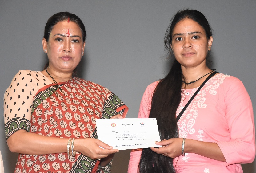 प्रदेश के भविष्य को संवारने की जिम्मेदारी, आंगनवाड़ी कार्यकत्रियों पर, कैबिनेट मंत्री रेखा आर्या। 