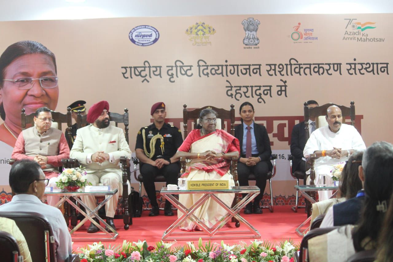 एनआईईपीवीडी में विज्ञान व गणित कक्षाओं की शुरुआत सरहानीय, केंद्रीय मंत्री वीरेंद्र कुमार। 