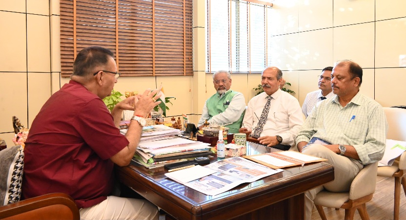 सैनिक कल्याण मंत्री गणेश जोशी ने की, सैन्यधाम के निर्माण कार्यों की समीक्षा।