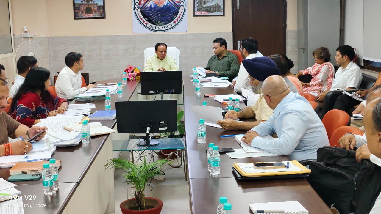 मेडिकल कॉलेजों की लागत बढ़ने पर, विभागीय मंत्री नाराज, विभागीय अधिकारी नियमित रूप से करें, निर्माण कार्यों की मॉनिटिरिंग।