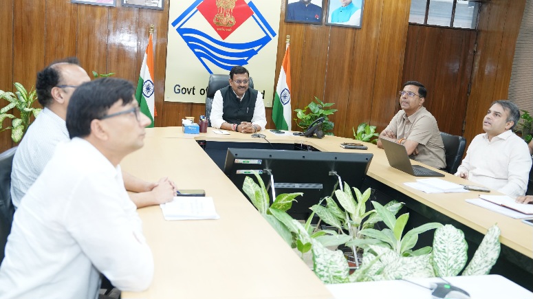 मुख्य सचिव आनन्द बर्द्धन ने, राष्ट्रीय राजमार्गों की समीक्षा बैठक, कई अहम परियोजनाओं पर समयबद्ध कार्रवाई के दिए निर्देश।