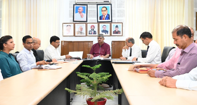 कारगिल विजय दिवस की तैयारियों को लेकर की समीक्षा, सैनिक कल्याण मंत्री गणेश जोशी।