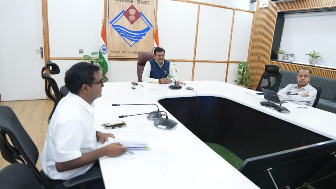 मुख्य सचिव आनन्द बर्द्धन ने, सभी जिलाधिकारियों के साथ की, महत्वपूर्ण बैठक दिए दिशा निर्देश।