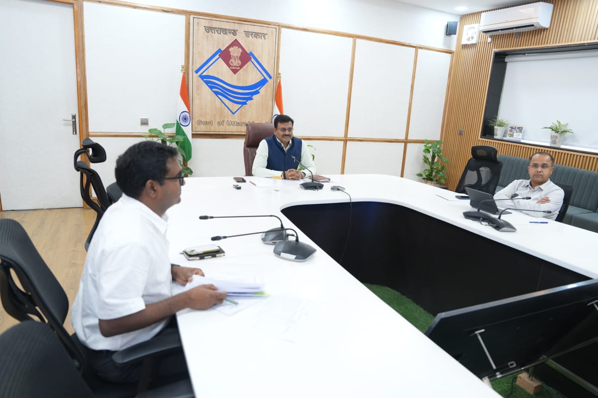 मुख्य सचिव आनन्द बर्द्धन ने, सभी जिलाधिकारियों के साथ की, महत्वपूर्ण बैठक दिए दिशा निर्देश।