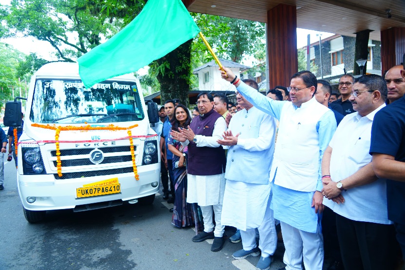 उत्तराखण्ड परिवहन निगम ने शुरू की, 20 एसी टैम्पो ट्रैवलर सेवाएं, सीएम धामी ने किया फ्लैग ऑफ। 