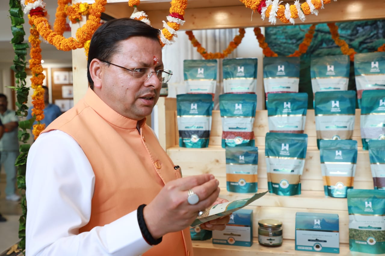 मुख्यमंत्री पुष्कर धामी ने किया, “हाउस ऑफ हिमालयाज” आउटलेट का उद्घाटन।