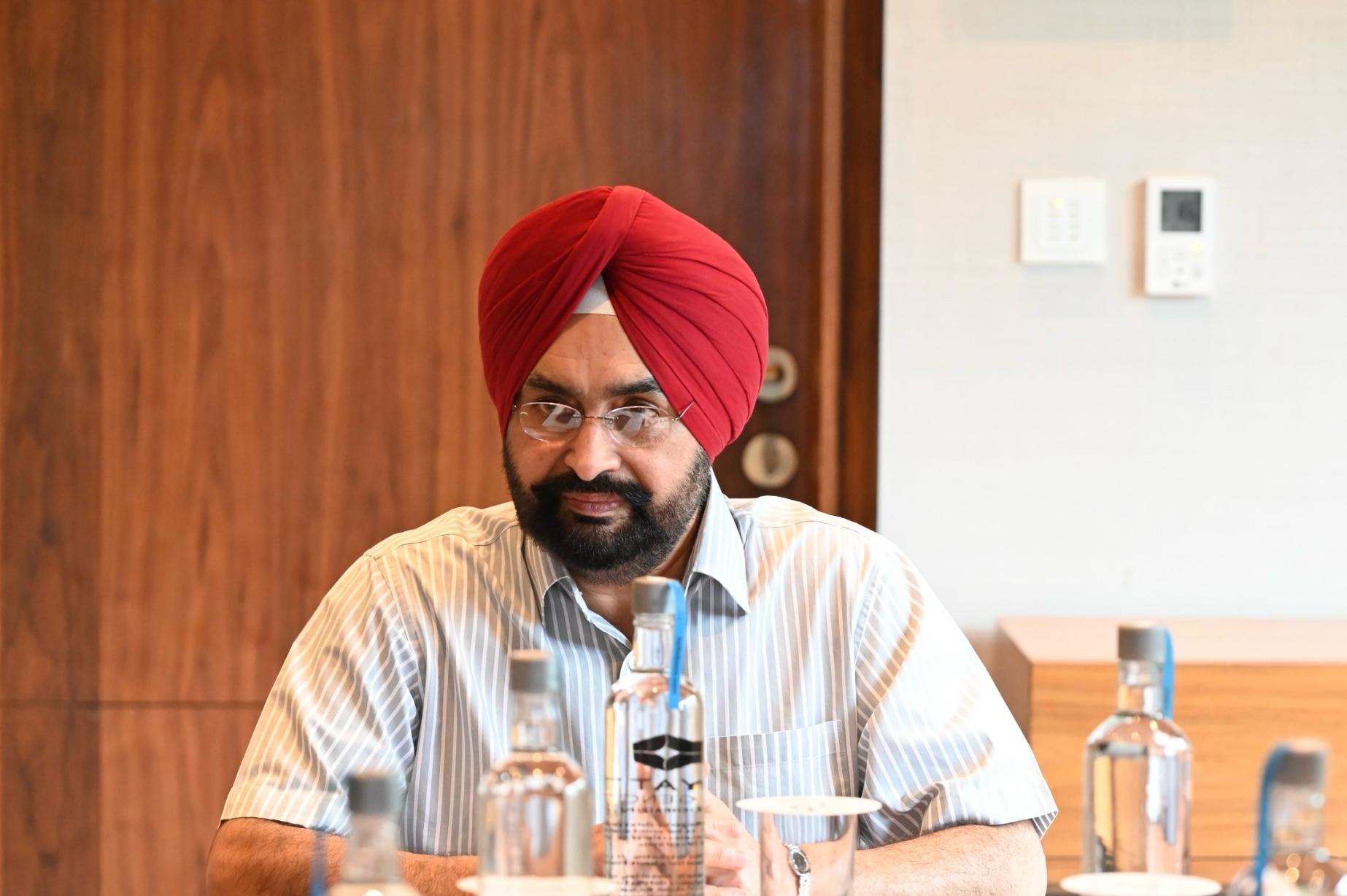 मतदान कार्मिकों के लिए समय-समय पर, आयोजित किए जाएं प्रशिक्षण कार्यक्रम, निर्वाचन आयुक्त।