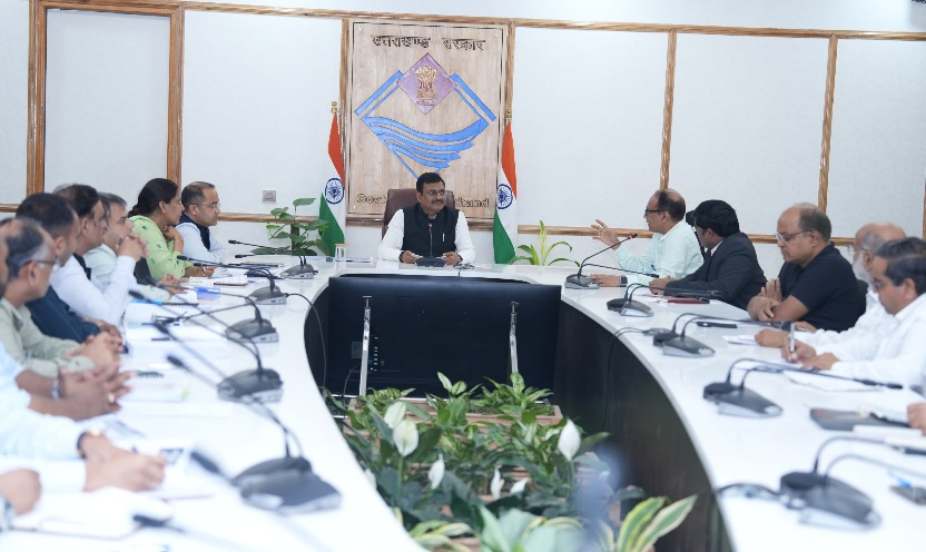 मुख्य सचिव आनंद बर्धन की अध्यक्षता में, सचिवालय में व्यय समिति की बैठक हुई आयोजित।