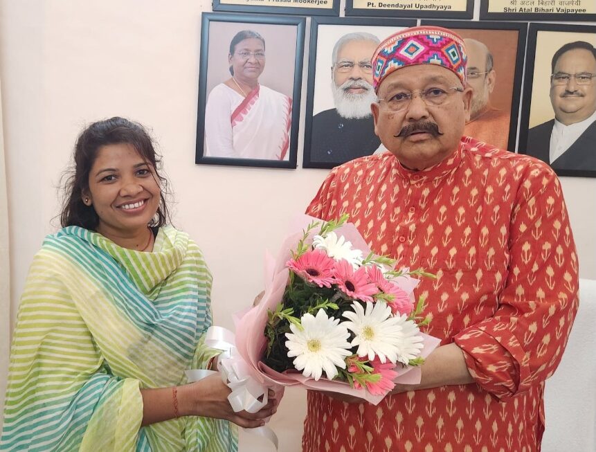 बीकेटीसी में अनु०जा० की प्रथम सदस्य, नीलम पुरी ने महाराज से की शिष्टाचार भेंट।