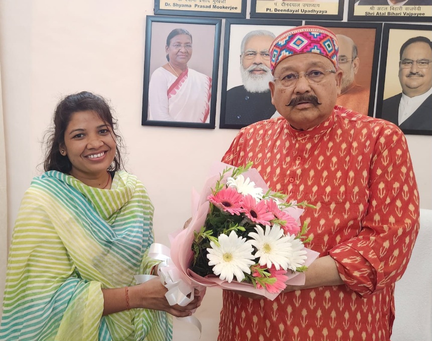 बीकेटीसी में अनु०जा० की प्रथम सदस्य, नीलम पुरी ने महाराज से की शिष्टाचार भेंट।