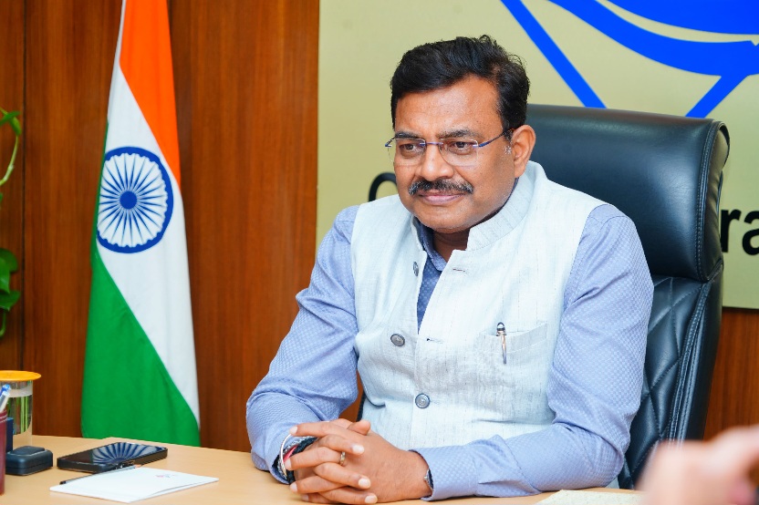 मुख्य सचिव आनंद बर्धन की अध्यक्षता में, प्रधानमंत्री ग्राम सड़क योजना की समीक्षा बैठक की गई आयोजित की।