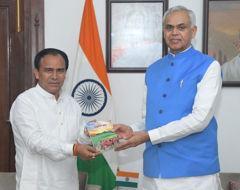 कैबिनेट मंत्री डॉ धन सिंह रावत ने की, गुजरात के राज्यपाल से मुलाकात, उत्तराखंड में होने वाले सहकारिता मेलों के शुभारंभ का दिया आमंत्रण।