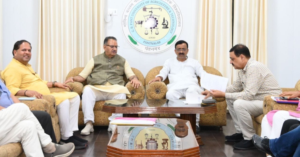 कैबिनेट मंत्री गणेश जोशी ने, उत्तराखंड निवेश उत्सव की तैयारियों को लेकर की समीक्षा बैठक।